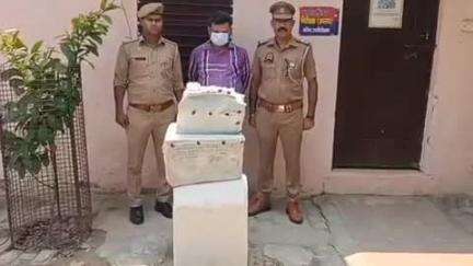 धौलाना: थाना पिलखुवा में एसटीएफ मेरठ की संयुक्त पुलिस टीम ने एक अभियुक्त को गिरफ्तार किया, कब्जे से 89 बॉक्स नकली सिगरेट बरामद