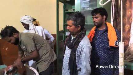 पटियाली: थाना सिकंदरपुर वैश्य क्षेत्र के ग्राम नरदोली के समीप दबंगों ने रास्ता रोककर दो सगे भाइयों के साथ की मारपीट