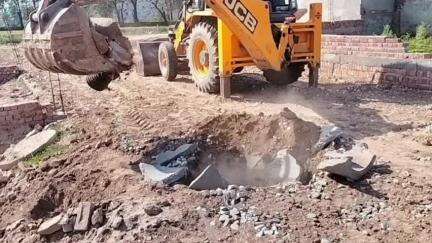 थानेसर: डीटीपी टीम ने खेड़ी मारकंडा में 18 एकड़ में अवैध कॉलोनी के निर्माण को ध्वस्त किया