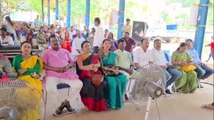 সিউড়ি ১: সিউড়ির সিধু কানু মুক্তমঞ্চে রবীন্দ্রপ্রতিভা অন্বেষণ  পালন পৌরসভার, উপস্থিত বিধায়ক সহ অন্যান্যরা