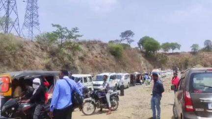 सिहावल: अमिलिया सोन पुल पर लगा बीते 3 घंटों से लगा है लंबा जाम, लोगों को हो रही है परेशानी