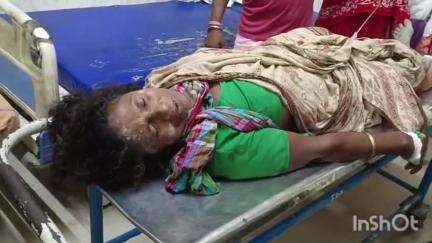 বাসন্তী: সামন্ত পাড়া এলাকায় ইলেকট্রিক শকে গুরুতর অসুস্থ হয়ে পড়ে ১মহিলা, চিকিৎসার জন্য ক্যানিং মহকুমা হাসপাতালে নিয়ে আসা হয়