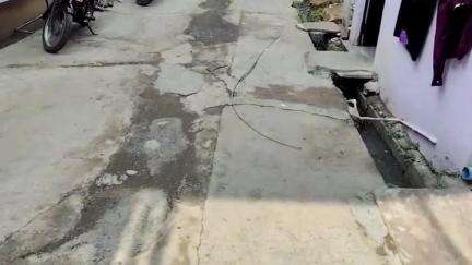 खाचरौद: पटेल कॉलोनी में टूटकर गिरा 11 केवी बिजली का तार, नहीं हुई कोई जनहानि