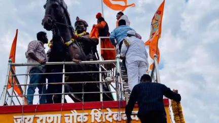 बदनापूर: शिंदेबनवाडी येथे आ.नारायण कुचे यांच्या हस्त क्रांतीसुर्य राजे महाराणा प्रताप यांच्या पुतळ्याचे करण्यात आले अनावरान
