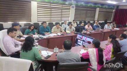 रायसेन: जिले में सुरक्षा व्यवस्था और आवश्यक नागरिक सेवाओं को लेकर कलेक्टर ने अधिकारियों को निर्देश दिए