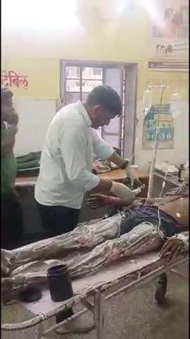 महवा: सुधारण पाड़ा गांव में जलती हुई बीडी फेंकने से छप्पर पोस में लगी आग, अंदर सो रहा एक व्यक्ति झुलसा