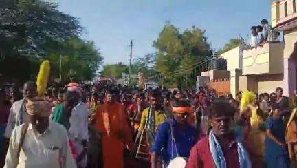 ಮೊಳಕಾಲ್ಮುರು: ಚಿಕ್ಕೋಬನಹಳ್ಳಿ ಗ್ರಾಮದಲ್ಲಿ ಶ್ರೀ ಕಂಚೋಬಳೇಶ್ವರ ಸ್ವಾಮಿ ಜಾತ್ರಾ ಮಹೋತ್ಸವದ ಪ್ರಯುಕ್ತ ಚಿನ್ನಹಗರಿ ಹಳ್ಳದಲ್ಲಿ ಗಂಗಾ ಪೂಜೆ