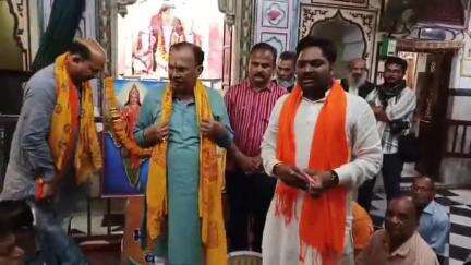 पुष्कर: बजरंग मंडल द्वारा भारतीय सेवा के सम्मान में विजय संकल्प हेतु पूजा अर्चना और महामृत्युंजय का किया गया जाप