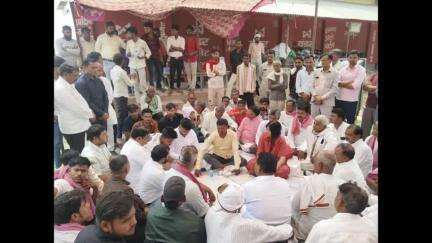 करहल: करहल क्षेत्र में करंट लगने से किशोर की मौत के बाद शोक संवेदना व्यक्त करने पहुंचीं सपा सांसद डिंपल यादव