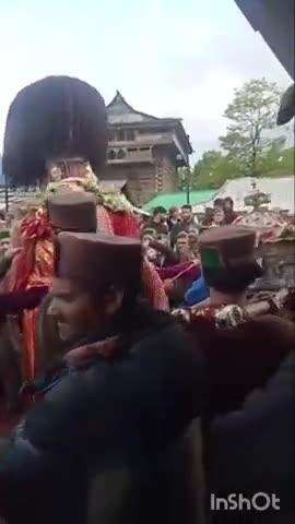 चिड़गांव: पेखा गांव का एक दिन का दौरा करके आज जागलिख गांव के लिए रवाना हुए देवता साहिब जाख महाराज