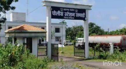 गोंदिया: चारित्र्यावर संशय घेऊन पतीकडून पत्नीची हत्या आरोपी रावणवाडी पोलिसांसमोर सरेंडर अंभोरा येथील घटना