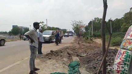 ఎల్కతుర్తి: ఎలకతుర్తి వద్ద హాష్ లారీ బోల్తా, డ్రైవర్‌కు తీవ్ర గాయాలు