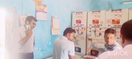 लातेहार: उपायुक्त ने विद्युत कार्यालय में बनाए गए कंट्रोल रूम का किया औचक निरीक्षण, दिए निर्देश