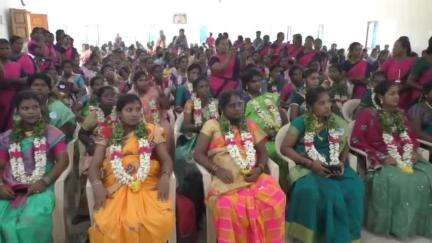 ஆரணி: புத்திரகா மேட்டிஸ்வரர் ஆலய மண்டப வளைகாப்பு நிகழ்ச்சியில் சிறப்பு அழைப்பாளராக ஆரணி MP கலந்து கொண்டு கர்ப்பிணி தாய்மார்களுக்கு சீர்வரிசை வழங்கினார்