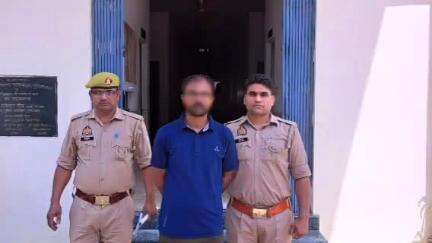 मुरादाबाद: पाकबड़ा पुलिस ने फोटो और वीडियो वायरल करने की धमकी देकर दुष्कर्म करने वाले आरोपी को गिरफ्तार कर भेजा जेल