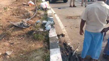 தஞ்சாவூர்: ரவுண்டானா அருகே கார் மோதி இருசக்கர வாகனத்தில் வந்தவர் சம்பவ இடத்திலேயே பலி