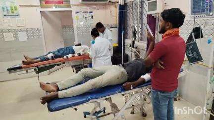 लातेहार: लातेहार के बानपुर में शुक्रवार दोपहर तीन बजे सड़क दुर्घटना, तीन लोग घायल