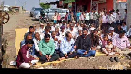 બાબરા: નાની કુંડળ ગામથી જિલ્લાની હદ સુધીના મહત્વના રોડ રિસરફેસિંગ કરવા માટેની કામગીરી નો પ્રારંભ કરાવતા ધારાસભ્ય તળાવીયા.