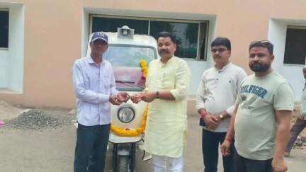 મહેમદાવાદ: તાલુકાના અકલાચા ગામે સ્વચ્છ ભારત મિશન અન્વયે ધારાસભ્યશ્રી ના હસ્તે કરાયું ઈ રીક્ષાનું લોકાર્પણ,ગ્રામજનોએ માન્યો આભાર