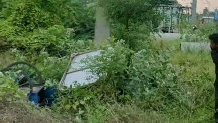 குஜிலியம்பாறை: பாளையம் ஐயப்பன் கோவில் அருகே ஆம்னி வேன் மோதியதில் காரப்பொறி உற்றவர் படுகாயம்
