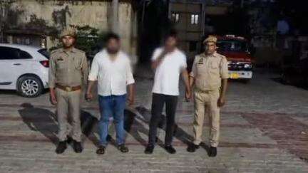खजनी: बारात जा रहे युवकों पर कार से ओवरटेक कर गोलियां बरसाईं, एक की हालत गंभीर, खजनी पुलिस ने दो लोगों को किया गिरफ्तार