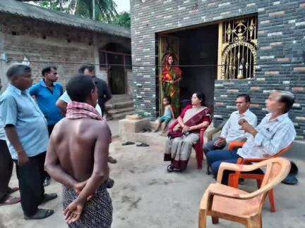 ବଡଚଣା: ଅସନପୁର ପଞ୍ଚାୟତ ଅଧୀନ ଛତ୍ରପଡାରେ ବିଶ୍ଵମ୍ବର ମଲ୍ଲିକଙ୍କ ଘରେ ନିଆଁ ଲାଗି ୨ଟି ଗୋରୁ ପୋଡ଼ି ମରିଛନ୍ତି ଓ ଜଣେ ମହିଳା ଗୁରୁତର