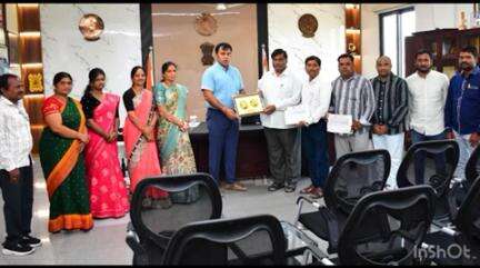సిరిసిల్ల: ఎస్.హెచ్.జీ (స్వయం సహాయక బృందాలు)లకు బ్యాంక్ రుణాల్లో జిల్లాకు అవార్డ్
వరుసగా రెండో సారి:డీఆర్డీఓ, సిబ్బందికి కలెక్టర్ సందీప్ కుమార్ ఝా అభినందన