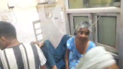 सीतापुर: बडरी ग्राम पंचायत के पास तेज रफ्तार मोटरसाइकिल अनियंत्रित होकर गिरी, एक व्यक्ति हुआ घायल