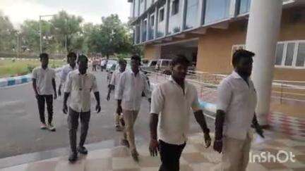 வாலாஜா: மாவட்ட ஆட்சியர் அலுவலகத்தில் தமிழக வெற்றிக் கழகத்தினர் கோரிக்கை மனு வழங்கினார்