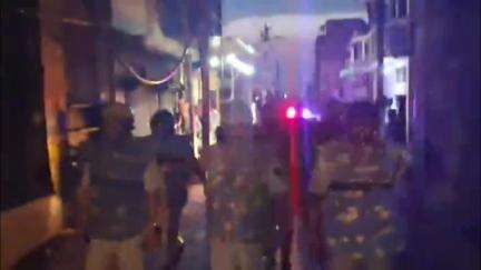 गोवर्धन: गोवर्धन में सुरक्षा बढ़ी, पुलिस ने धार्मिक जगहों पर किया फ्लैग मार्च