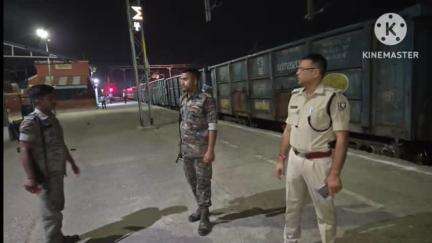 वारिसलीगंज: पुलिस अधीक्षक अभिनव के निर्देश पर वारिसलीगंज पुलिस ने देर रात वाहन जांच अभियान चलाया