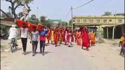 पातेपुर: पातेपुर के गनौर चौक पर आयोजित अष्टायम यज्ञ के लिए 251 कन्याओं ने निकाली भव्य कलश यात्रा, माहौल हुआ भक्तिमय