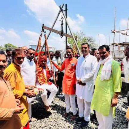 अवंतिपुर बड़ोदिया: ग्राम खोखराकला में विधायक घनश्याम चंद्रवंशी ने ग्रामीणों से मुलाकात की, ग्रामीणों ने किया तुलादान