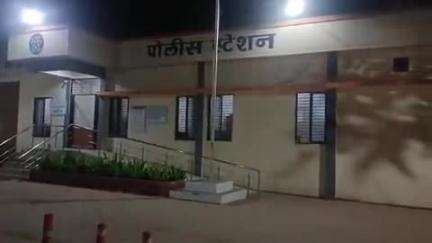 साक्री: सय्यद नगर परिसरातून अठरा वर्षे तरुणी बेपत्ता साक्री पोलिसात हरवल्याची नोंद.