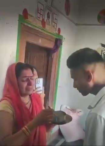 पाकिस्तान से युद्ध छिड़ने के बाद परिवार छोड़ देश की सेवा के लिए जाता बिहार का लाल 🇮🇳🙏
#IndianArmy #OperationSindhoor