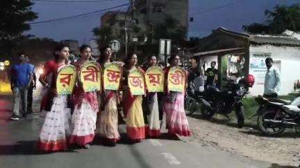 মঙ্গলকোট: রবি ঠাকুরের জন্মজয়ন্তীতে মঙ্গলকোট থানা যেন এক টুকরো শান্তিনিকেতন হয়ে উঠলো, নাচে, গানে, আবৃত্তিতে মুখরিত এলাকা