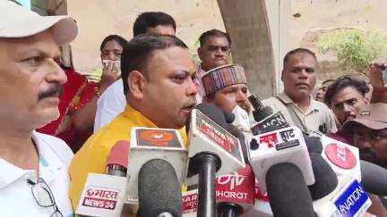 अहिल्याबाई होल्कर जी के 300वीं जयंती पर निकाली गई शोभा यात्रा, मनीष पंकज मिश्रा ने विष्णुपद मंदिर परिसर पहुंचकर प्रतिमा पर माल्यार्पण कर नमन किया
