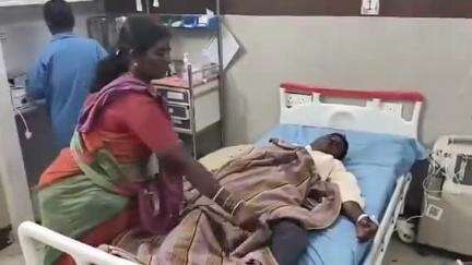మెదక్: సదాశివ్ నగర్ తండా వద్ద రైతుపై ఎలుగుబంటి దాడి, వ్యవసాయ పోలం కు వెళ్లిన రైతు జాట్రోత్ హనుమంతు (50) దాడి చేసిన ఎలుగుబంటి