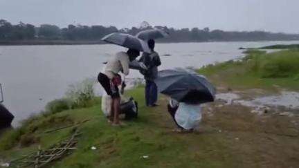 শিলচর: পাঁচগ্রামে ধলেশ্বর ফেরিঘাটে ফেরিপরিসেবা বন্ধ হওয়ায় যাতায়াতে জনসমস্যা#jansamasya