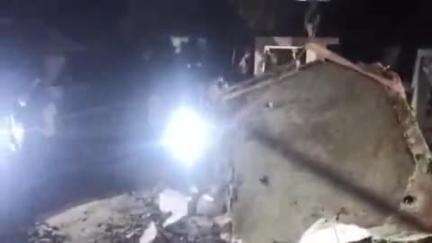 औरैया: सदर कोतवाली क्षेत्र के ग्राम सलैया में पीपल की डाल के नीचे दबकर वृद्ध महिला की मौत, पुलिस ने शव पीएम के लिए भेजा
