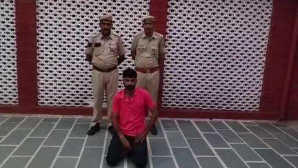 #PS जायल:- अवैध मादक पदार्थ सप्लायर एवं चार पुलिस थानों में वांछित आरोपी धर्मेन्द्र उर्फ संदीप ग्राम रोटू से दस्तयाब कर #गिरफ्तार किया गया।