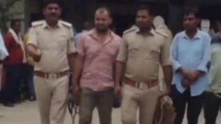 चौसा: महदह पुलिस लाइन में होमगार्ड बहाली के दौरान पैरवी करने पहुंचा फर्जी दरोगा गिरफ्तार