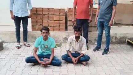 માણેકવાડી વિસ્તારમાંથી વિદેશી દારૂનો જથ્થો ભરેલી કાર સાથે બે ઈસમોને એલસીબી ટીમે ઝડપી લીધા