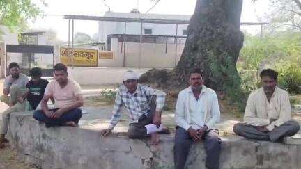दतिया नगर: ग्वालियर-झाँसी रोड पर ट्रैक्टर ने बाइक को टक्कर मारी, युवक की मौत, जिला अस्पताल में हुआ पोस्टमार्टम