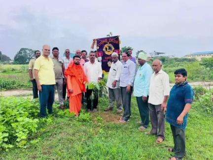 ಹಾವೇರಿ: ನಗರದ ವೀರಶೈವ ರುದ್ರಭೂಮಿಯಲ್ಲಿ ವಿಶ್ವ ಪರಿಸರ ದಿನಾಚರಣೆ