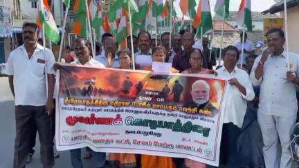 சங்ககிரி: சந்தைப்பேட்டை  ஆபரேஷன் சிந்தூர் வெற்றி பாஜக மூவர்ண கொடி பேரணி