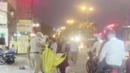 रोहतक: रोहतक शिला बाईपास पर कूड़ा फेंकने के बहाने महिलाओं ने की चोरी, वीडियो वायरल