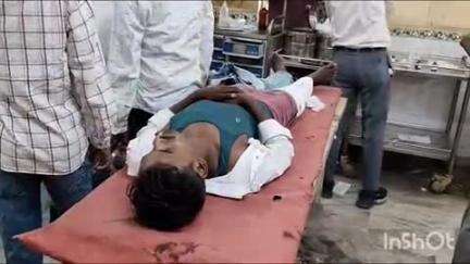 गोपालगंज: इटवा पुल के पास ट्रैक्टर की टक्कर से बाइक सवार युवक जख्मी, अस्पताल से गोरखपुर रेफर