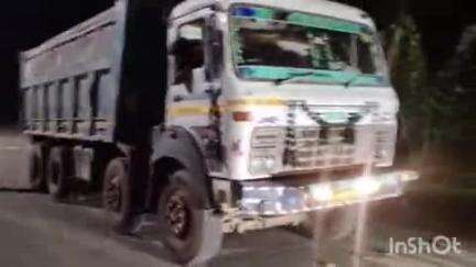 धमतरी: संबलपुर के पास हाइवा वाहन की टक्कर से मोटरसाइकिल सवार दो व्यक्ति हुए घायल