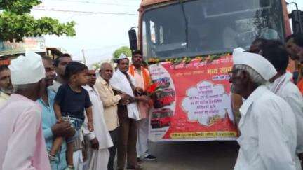 सेनगाव: गोरेगांव येथे लालपरीचा वर्धापन दिन उत्साहात साजरा,चालक व वाहकांचा करण्यात आला सत्कार